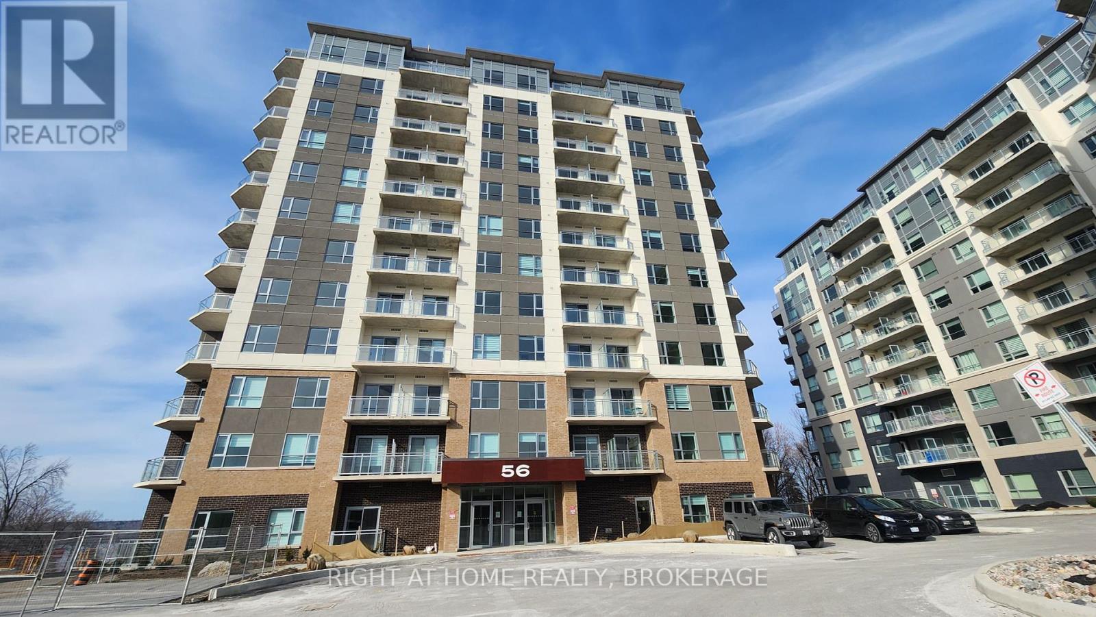 907 - 56 Lakeside Terrace, Barrie, Ontario  L4M 7B9 - Photo 1 - S12122350