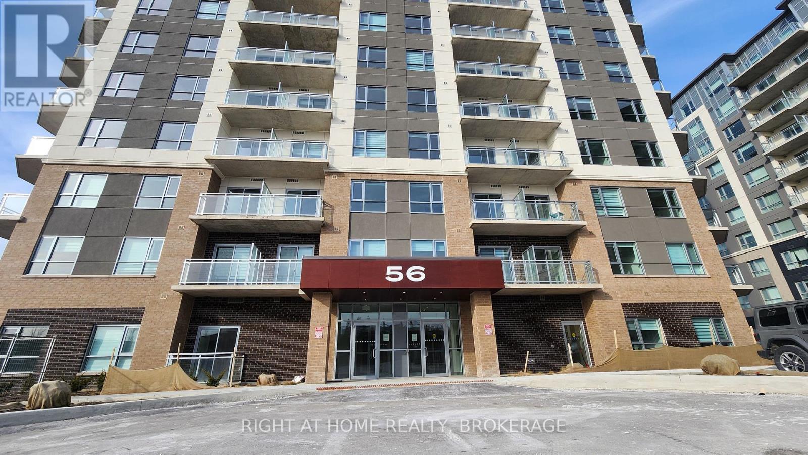 907 - 56 Lakeside Terrace, Barrie, Ontario  L4M 7B9 - Photo 2 - S12122350