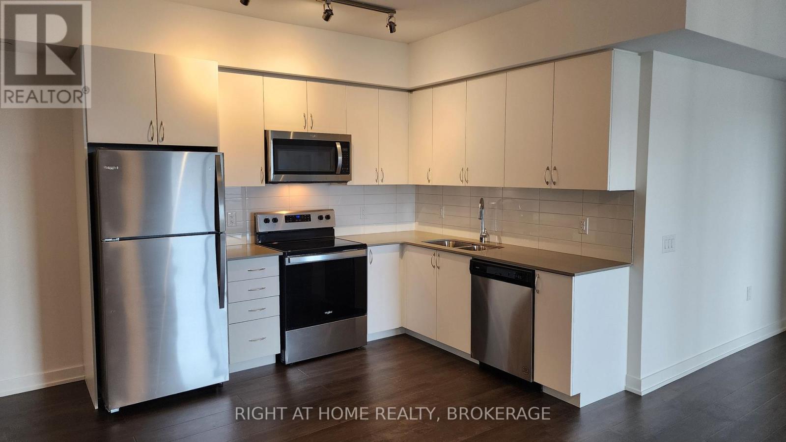 907 - 56 Lakeside Terrace, Barrie, Ontario  L4M 7B9 - Photo 9 - S12122350