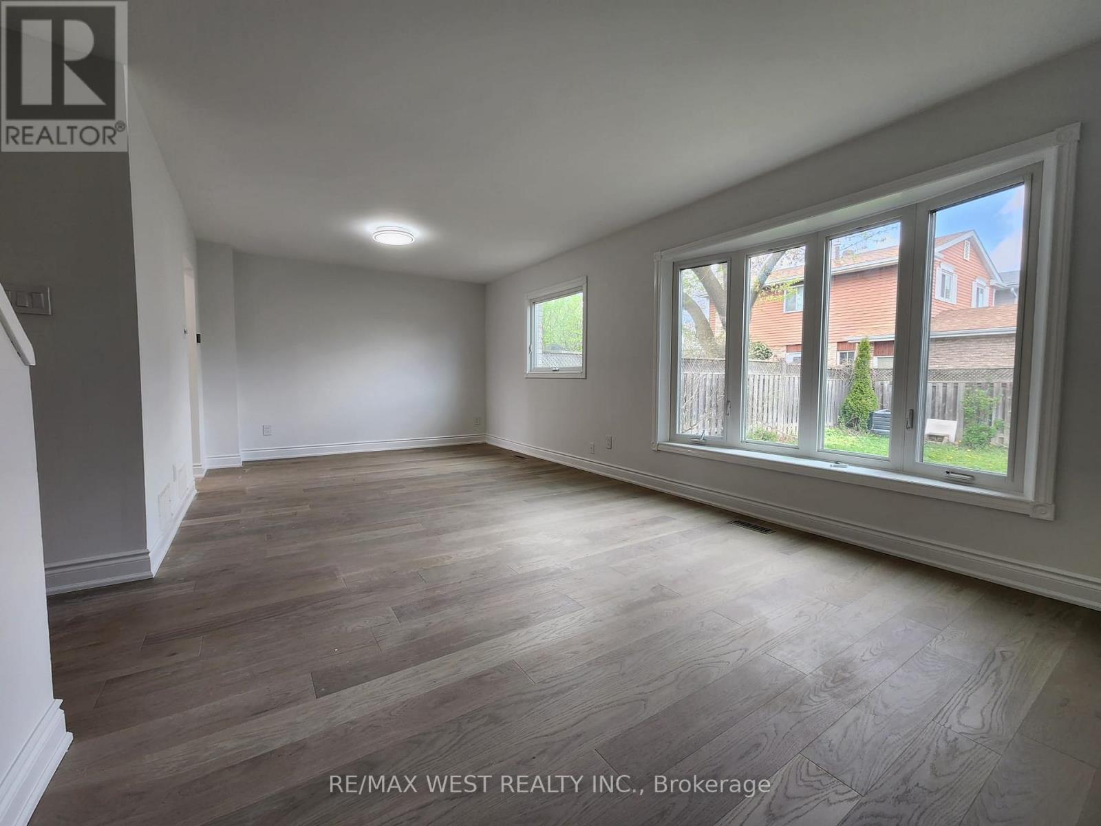 Main & Second Floor - 2401 Hemlock Court, Burlington (Brant Hills), Ontario  L7M 1X7 - Photo 14 - W12122335