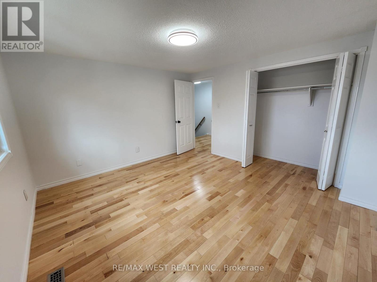 Main & Second Floor - 2401 Hemlock Court, Burlington (Brant Hills), Ontario  L7M 1X7 - Photo 28 - W12122335