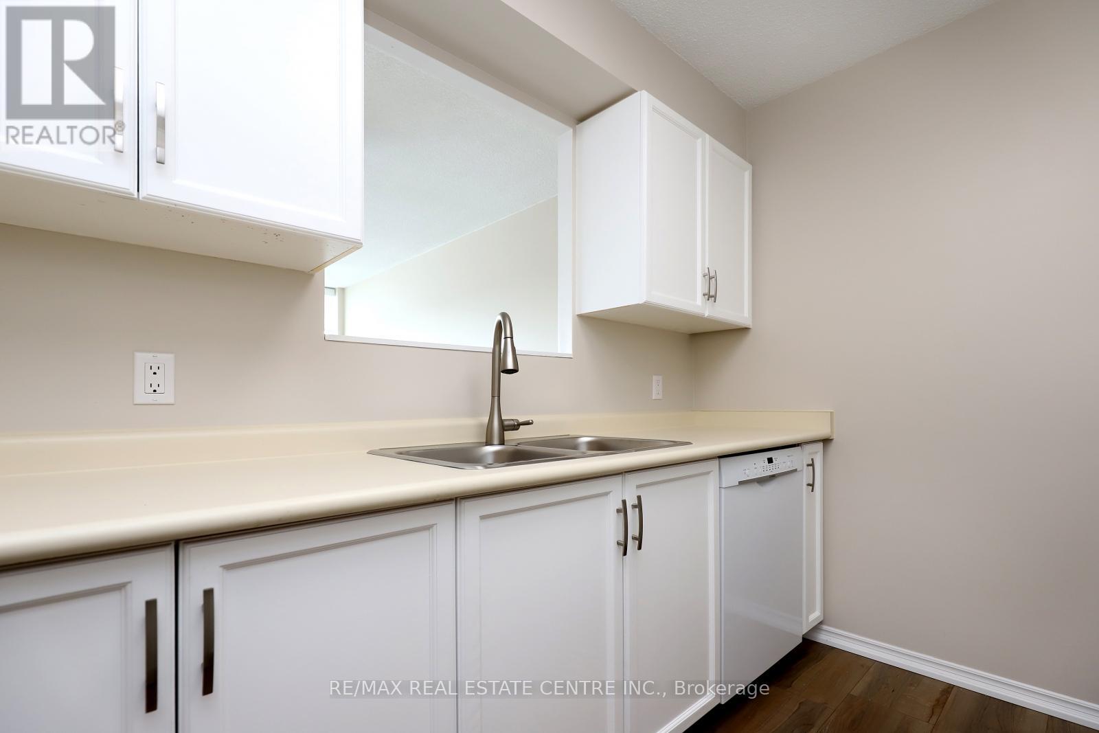 1201 - 100 Millside Drive, Milton, Ontario  L9T 5E2 - Photo 10 - W12122344
