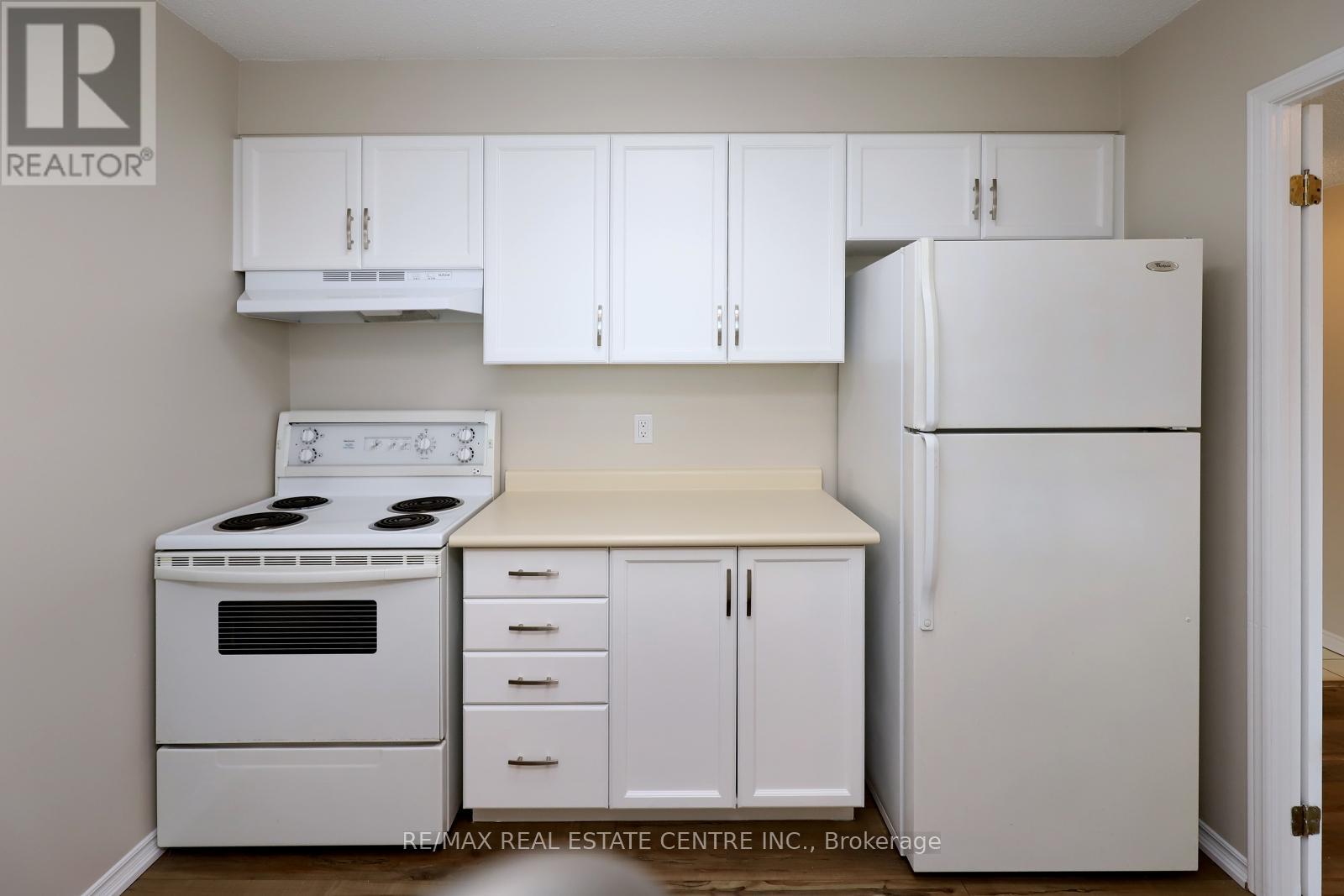 1201 - 100 Millside Drive, Milton, Ontario  L9T 5E2 - Photo 13 - W12122344