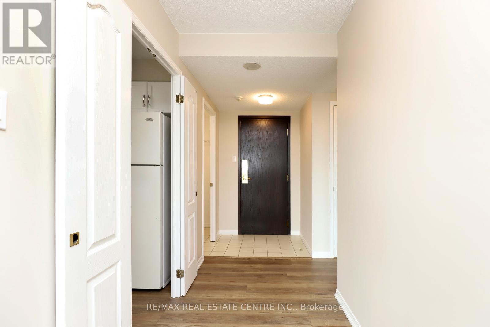 1201 - 100 Millside Drive, Milton, Ontario  L9T 5E2 - Photo 6 - W12122344