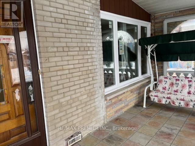 1 Brady Crescent, Toronto, Ontario  M3L 2B6 - Photo 1 - W12122354