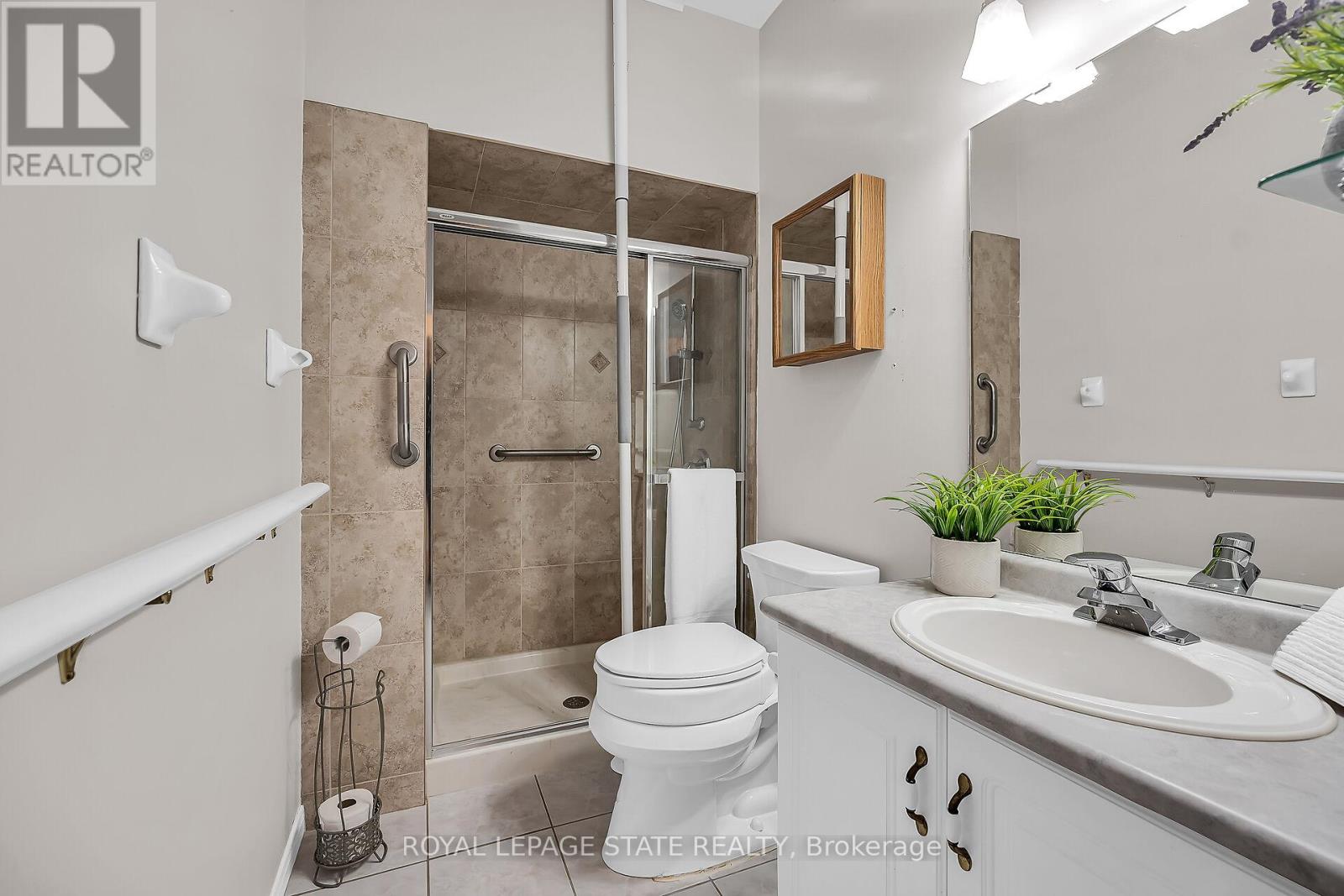 10 - 212 Stonehenge Drive, Hamilton (Meadowlands), Ontario  L9K 1N5 - Photo 28 - X12122356