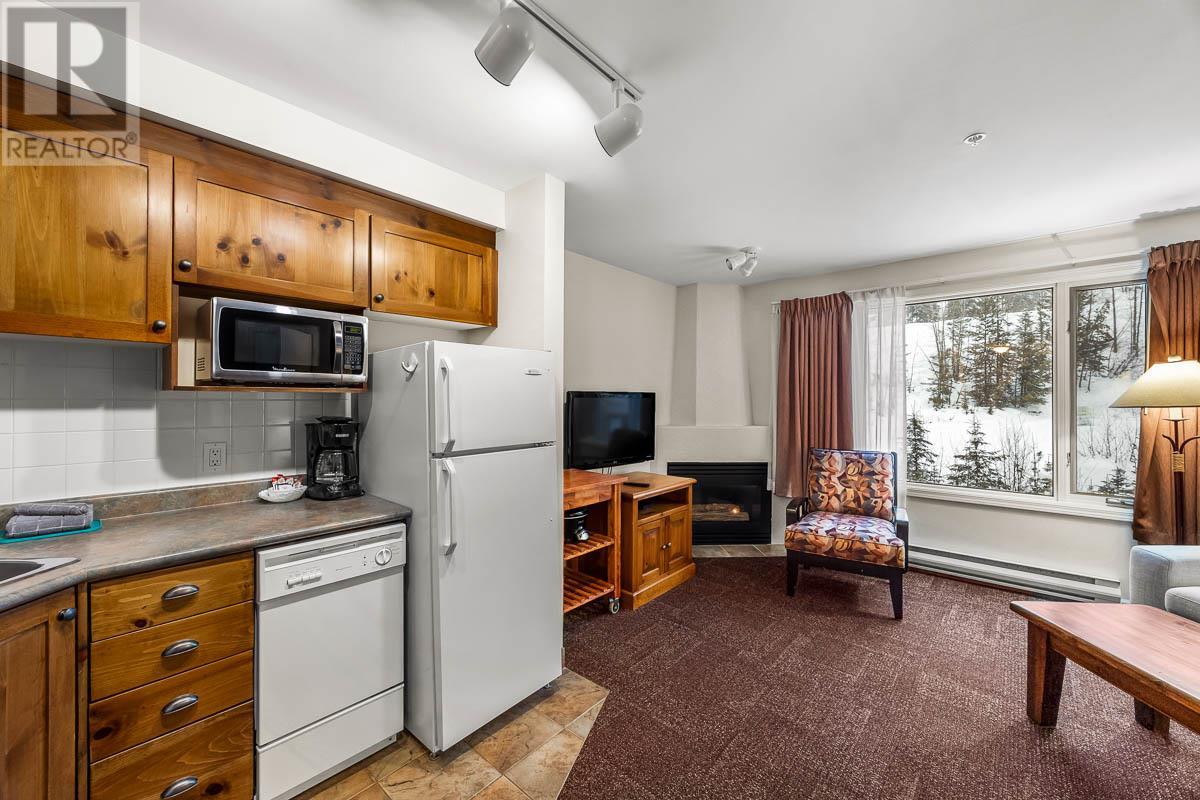 3220 Village Way Unit# 205/211, Sun Peaks, British Columbia  V0E 5N0 - Photo 3 - 10346110