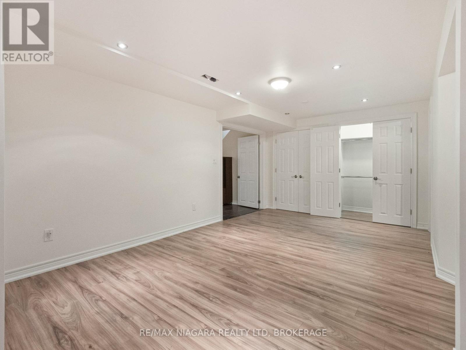 2270 Stonehaven Avenue E, Niagara Falls (Stamford), Ontario  L2J 4K1 - Photo 25 - X12122370