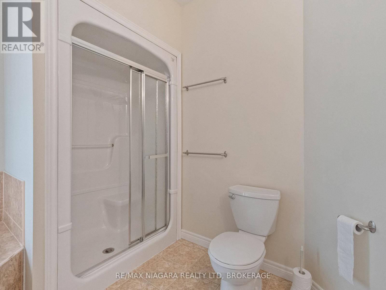 2270 Stonehaven Avenue E, Niagara Falls (Stamford), Ontario  L2J 4K1 - Photo 28 - X12122370
