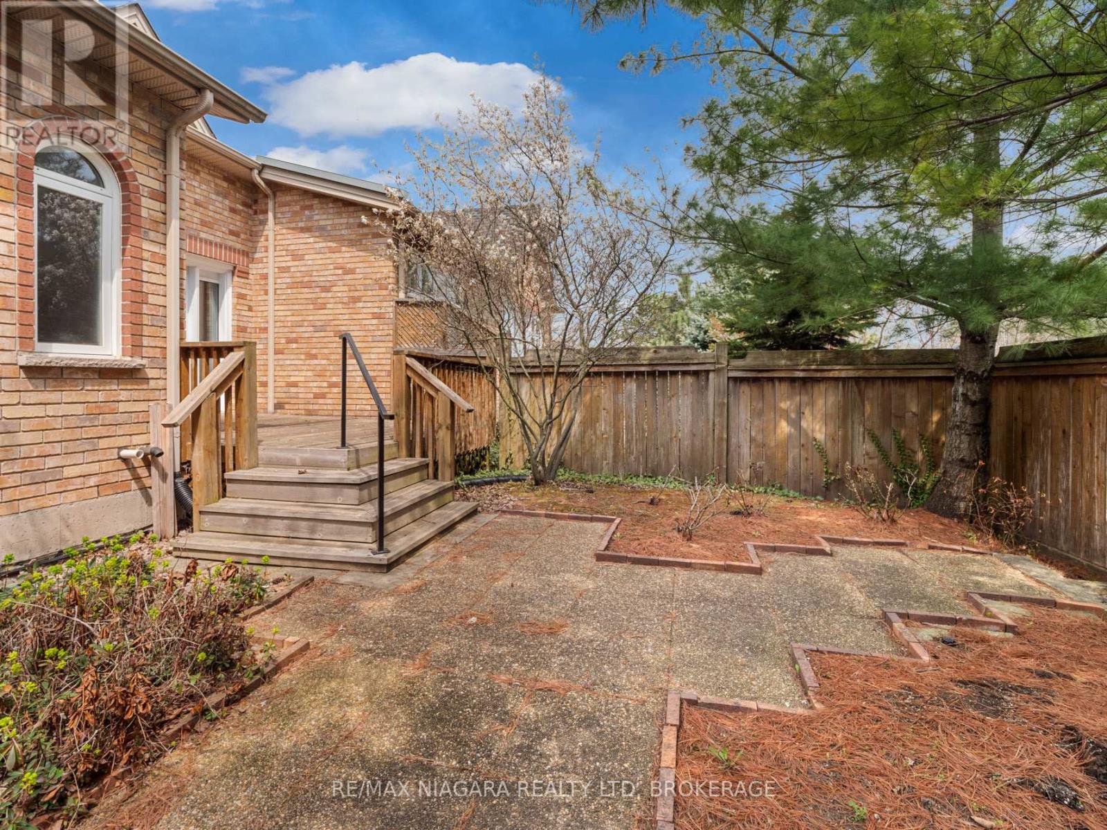 2270 Stonehaven Avenue E, Niagara Falls (Stamford), Ontario  L2J 4K1 - Photo 34 - X12122370
