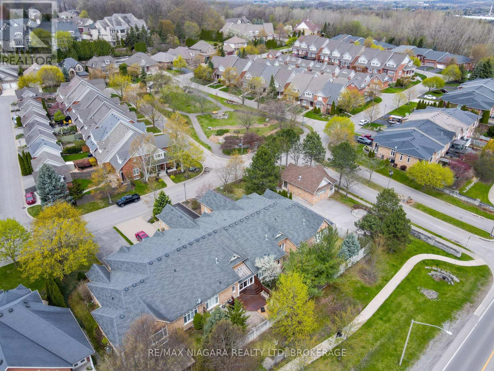 2270 Stonehaven Avenue E, Niagara Falls (Stamford), Ontario  L2J 4K1 - Photo 38 - X12122370
