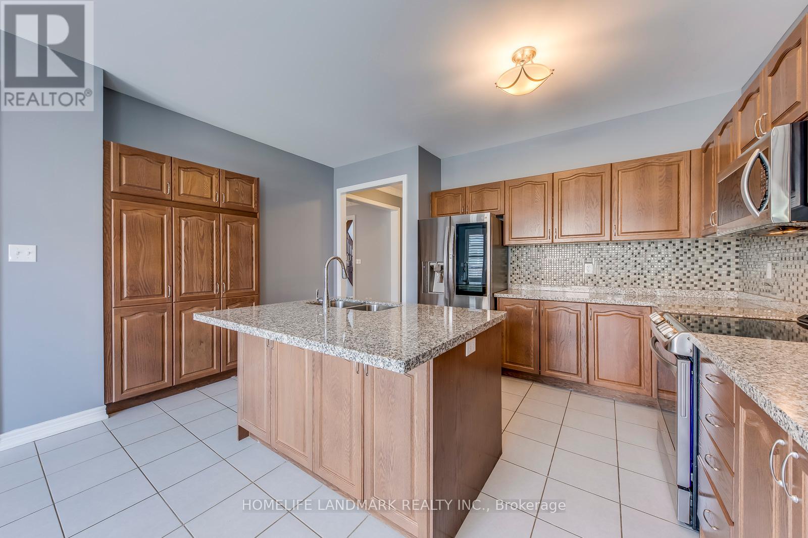 377 Lauderdale Drive, Vaughan (Patterson), Ontario  L6A 4K9 - Photo 14 - N12118704