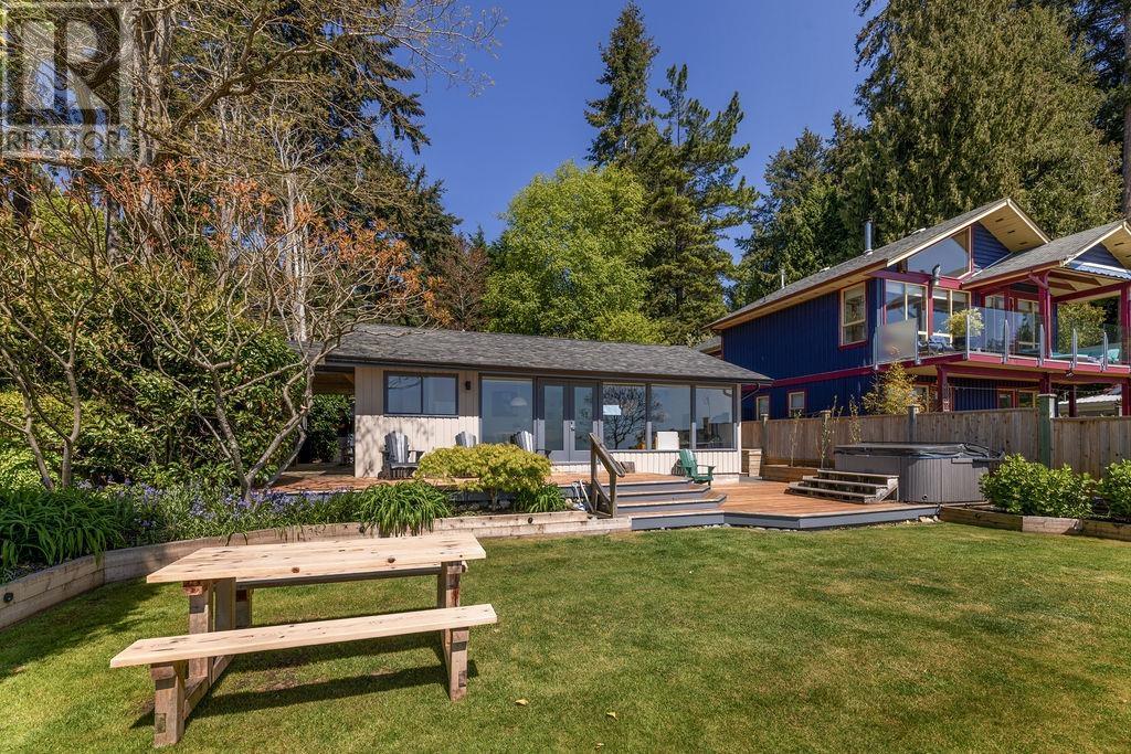 992 Stephens Road, Roberts Creek, British Columbia  V0N 2W4 - Photo 31 - R2997793