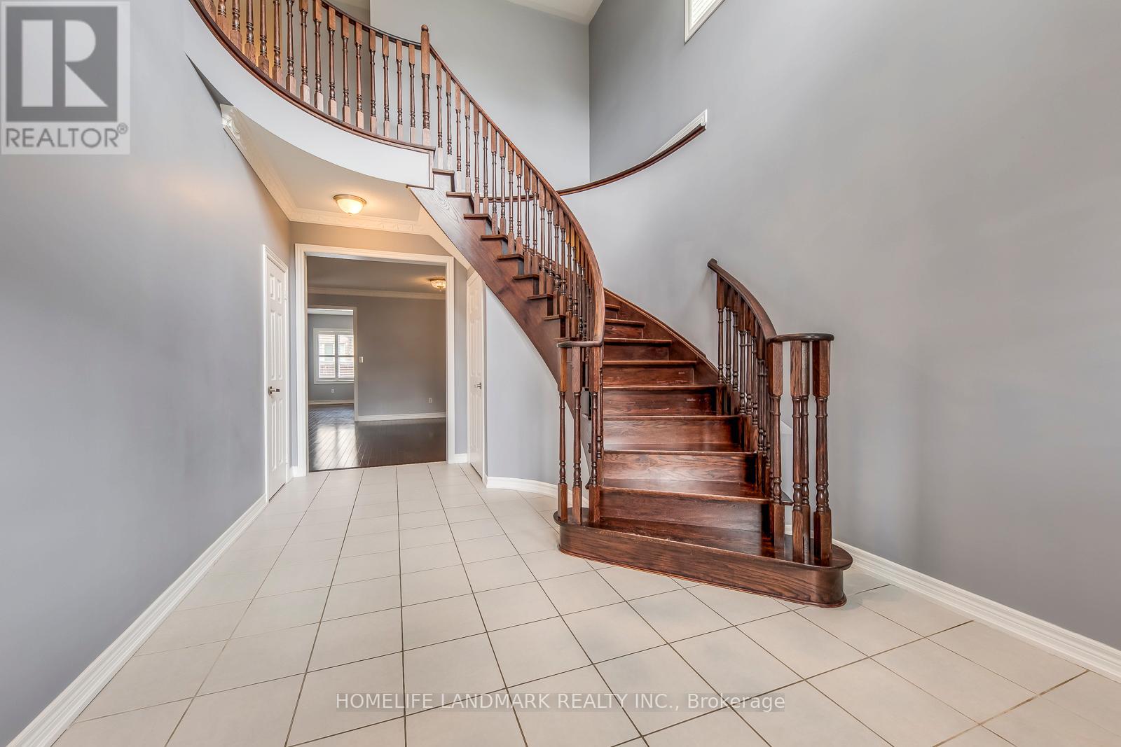 377 Lauderdale Drive, Vaughan (Patterson), Ontario  L6A 4K9 - Photo 6 - N12118704