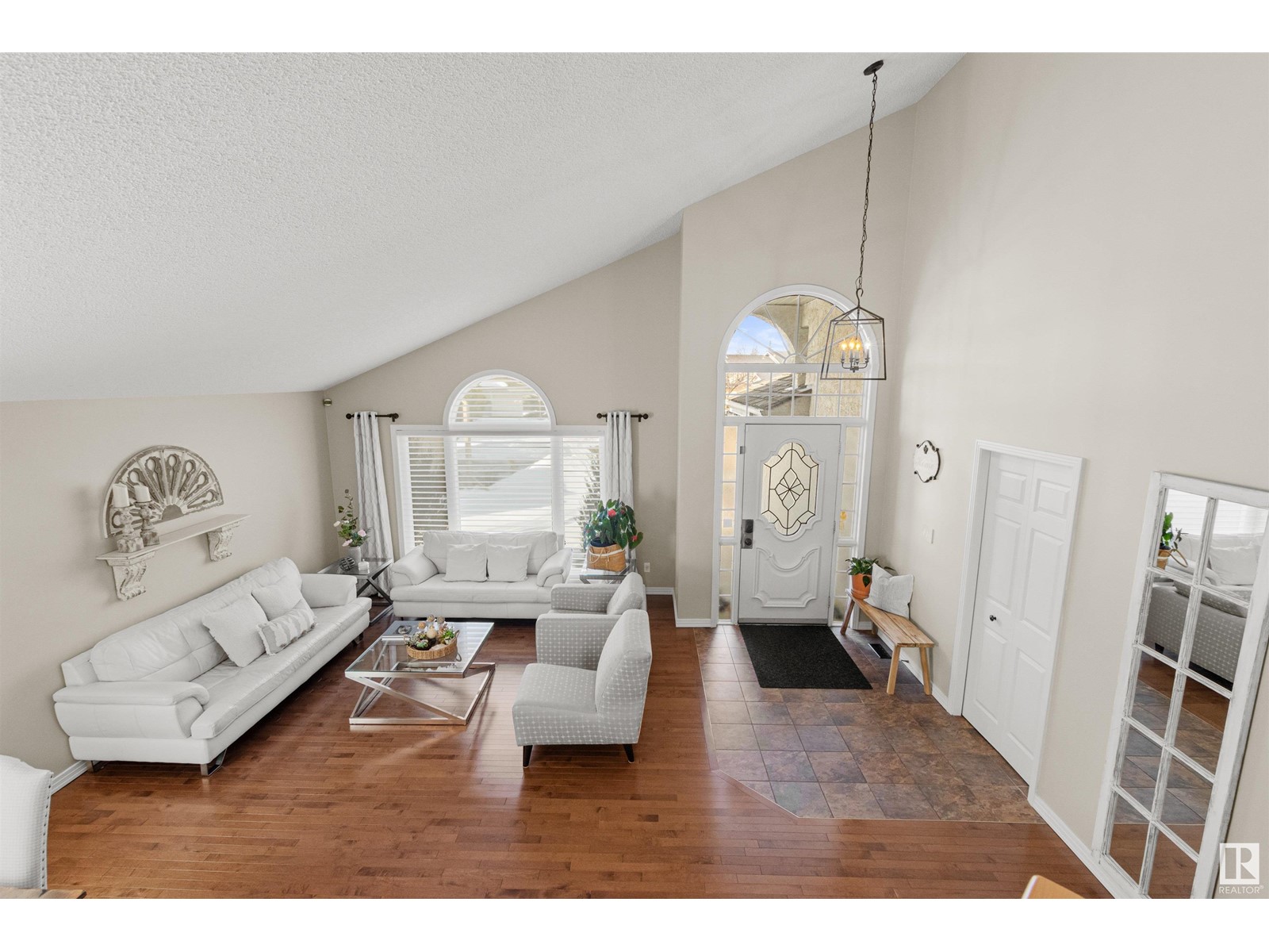 11235 10a Av Nw, Edmonton, Alberta  T6J 6S3 - Photo 5 - E4434344