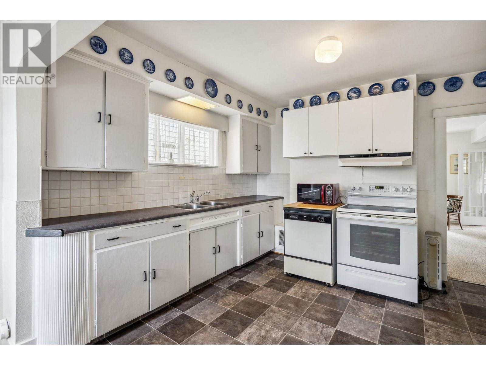 Listing Picture 12 of 40 : 8321 SHAUGHNESSY STREET, Vancouver / 溫哥華 - 魯藝地產 Yvonne Lu Group - MLS Medallion Club Member