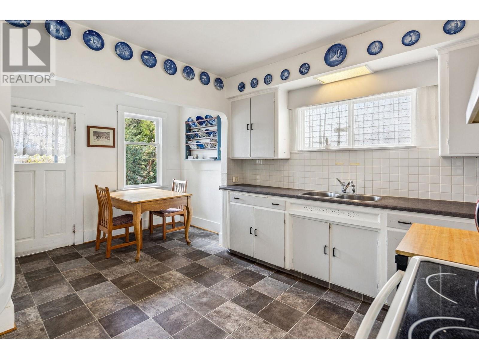 Listing Picture 15 of 40 : 8321 SHAUGHNESSY STREET, Vancouver / 溫哥華 - 魯藝地產 Yvonne Lu Group - MLS Medallion Club Member