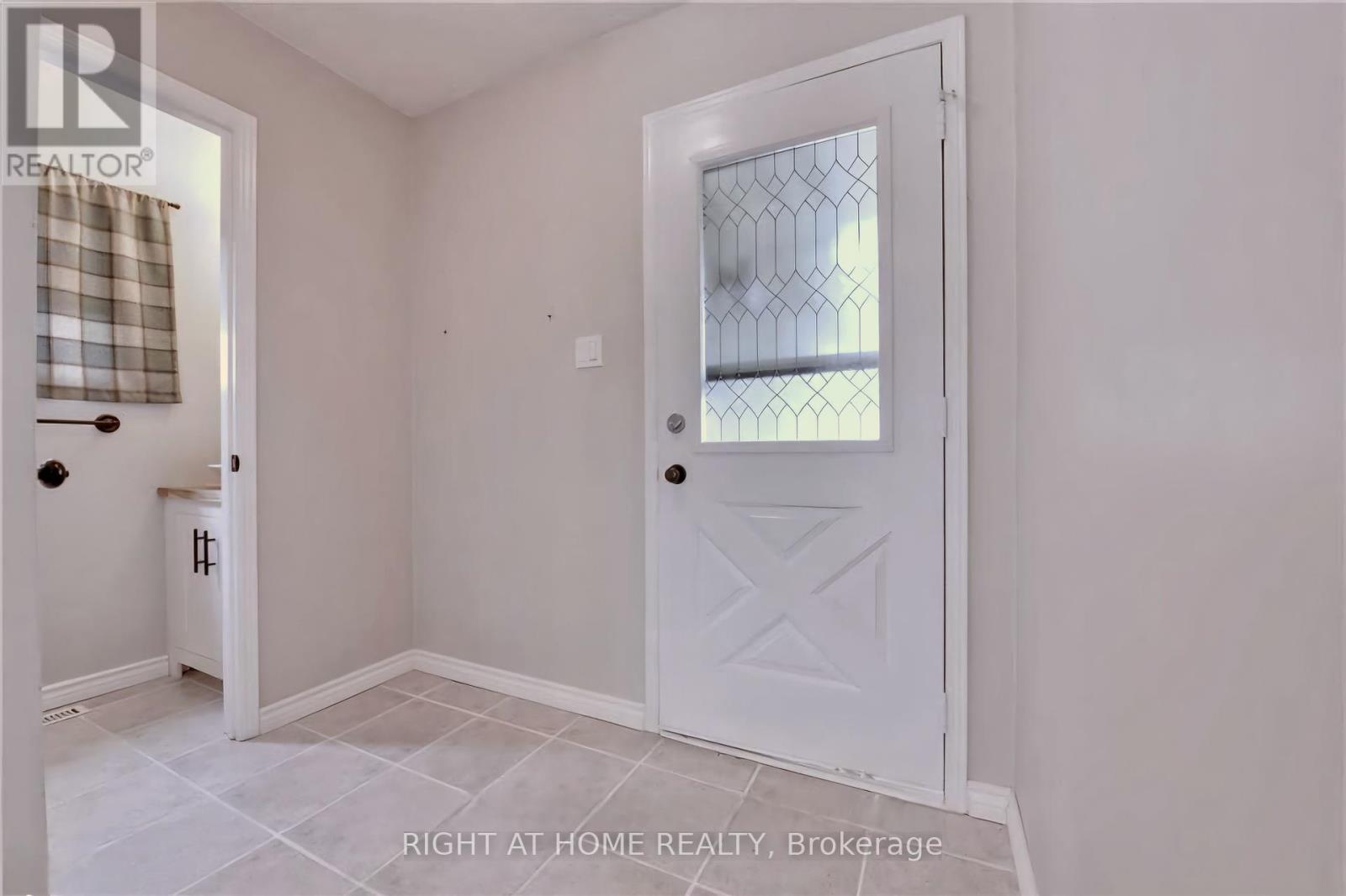 77 D'ambrosio Drive, Barrie, Ontario  L4N 7N5 - Photo 4 - S12122230