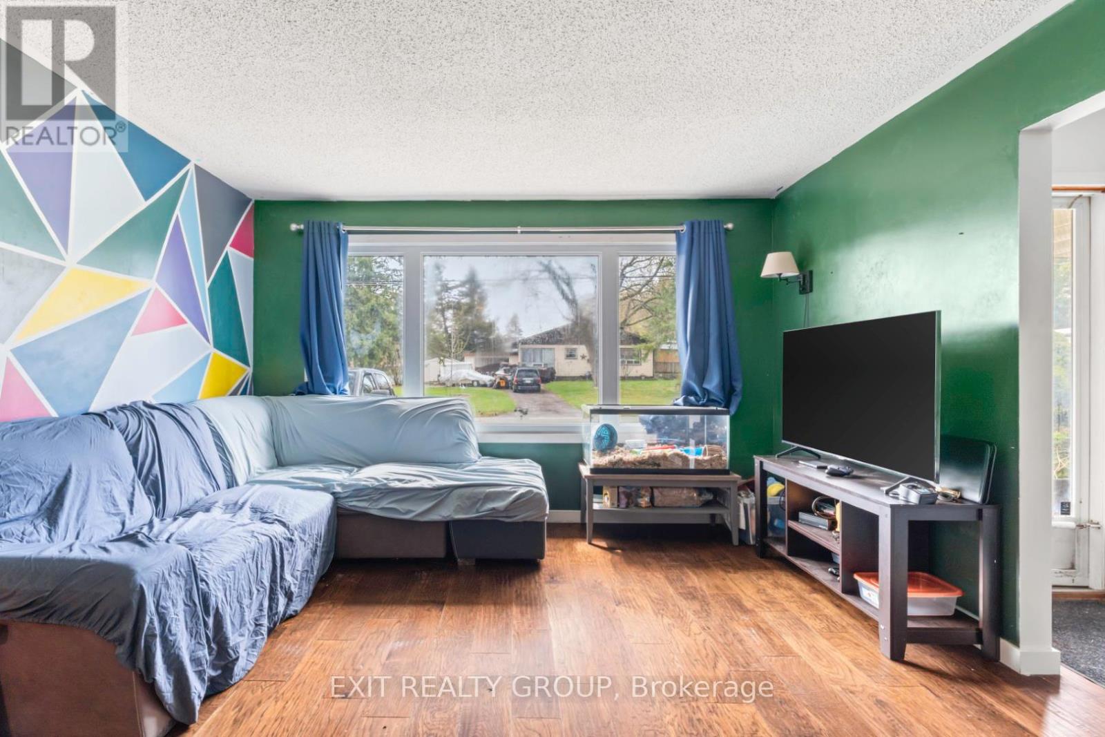 94 Maple Drive, Belleville, Ontario  K8P 2R2 - Photo 4 - X12122429