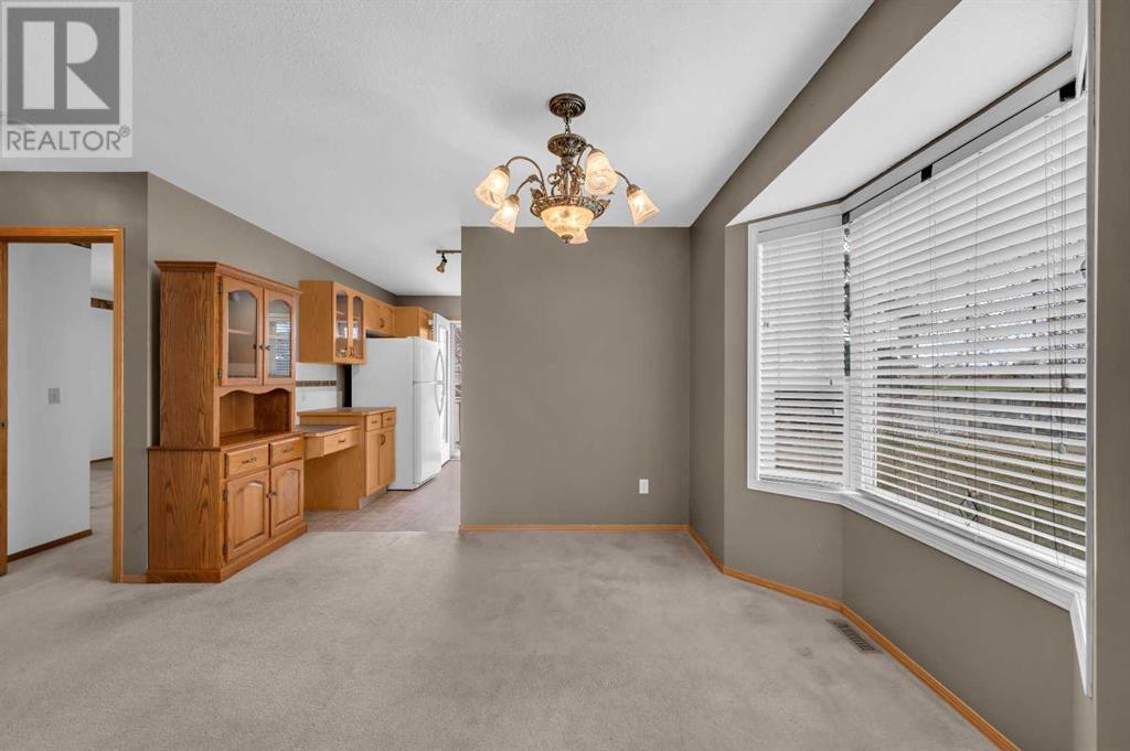 104 Dovista Court, Calgary, Alberta  T2B 3P4 - Photo 12 - A2213062