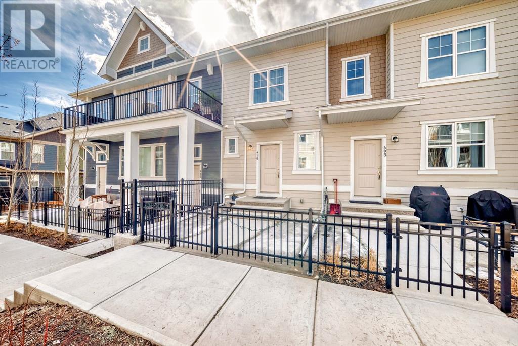 Property at 410 Cranbrook Walk SE image 3