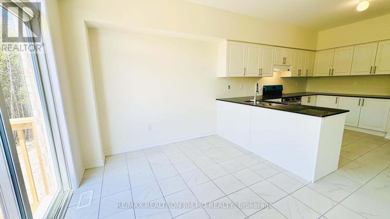 104 Cliff Thompson Court, Georgina, Ontario  L0E 1R0 - Photo 43 - N12122414
