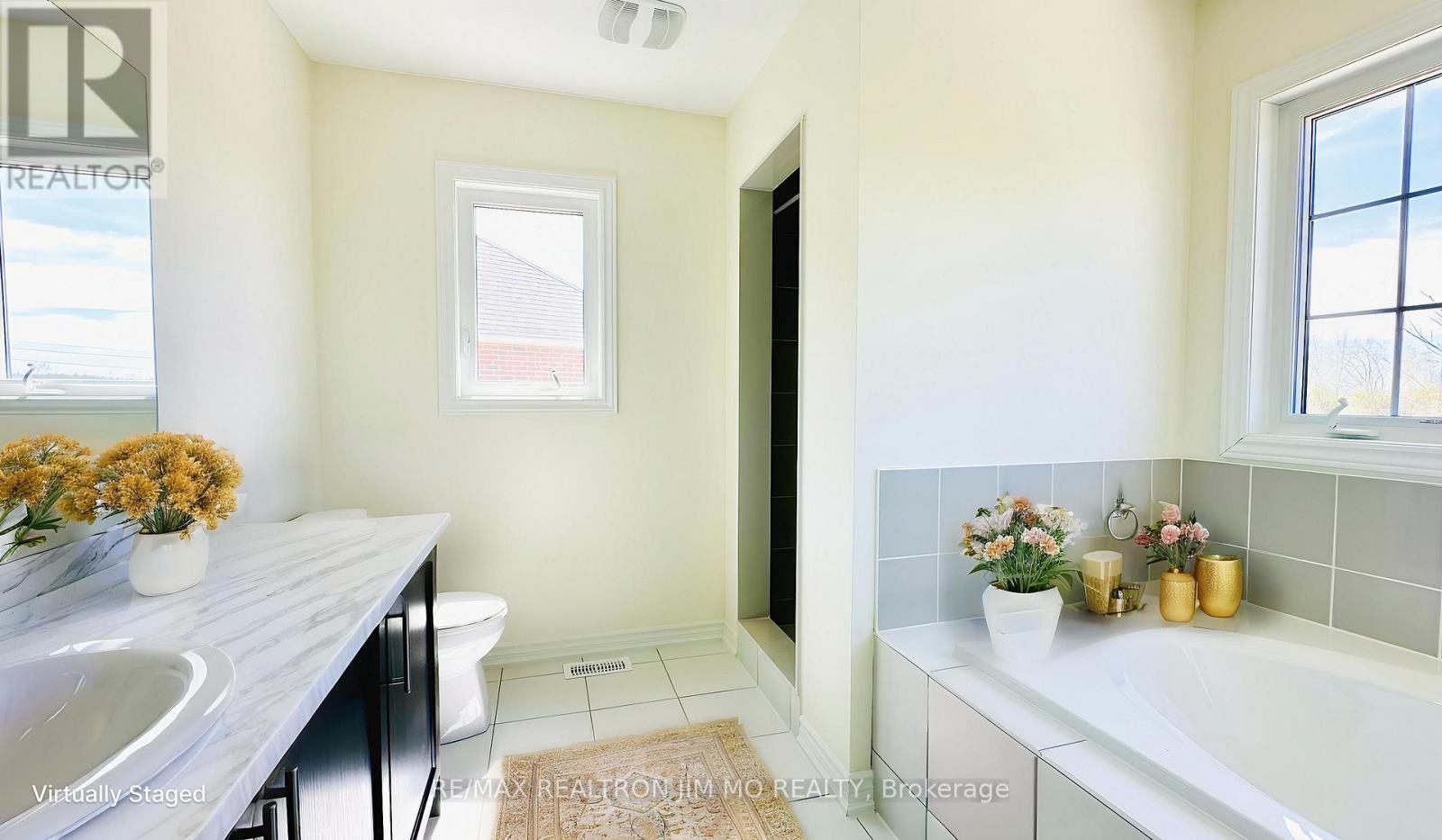 104 Cliff Thompson Court, Georgina, Ontario  L0E 1R0 - Photo 8 - N12122414