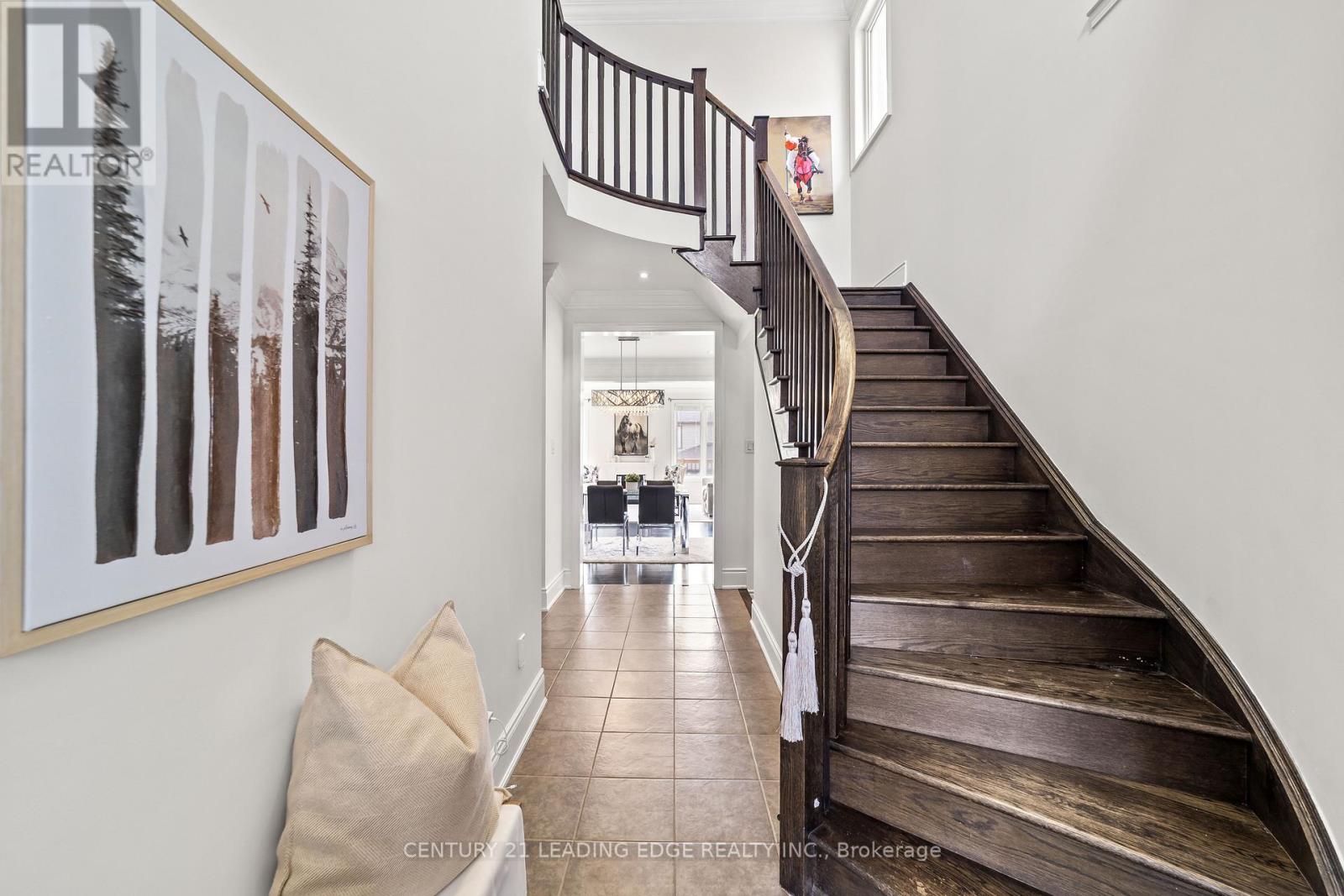 280 Ruhl Drive, Milton, Ontario  L9T 8J7 - Photo 2 - W12122394
