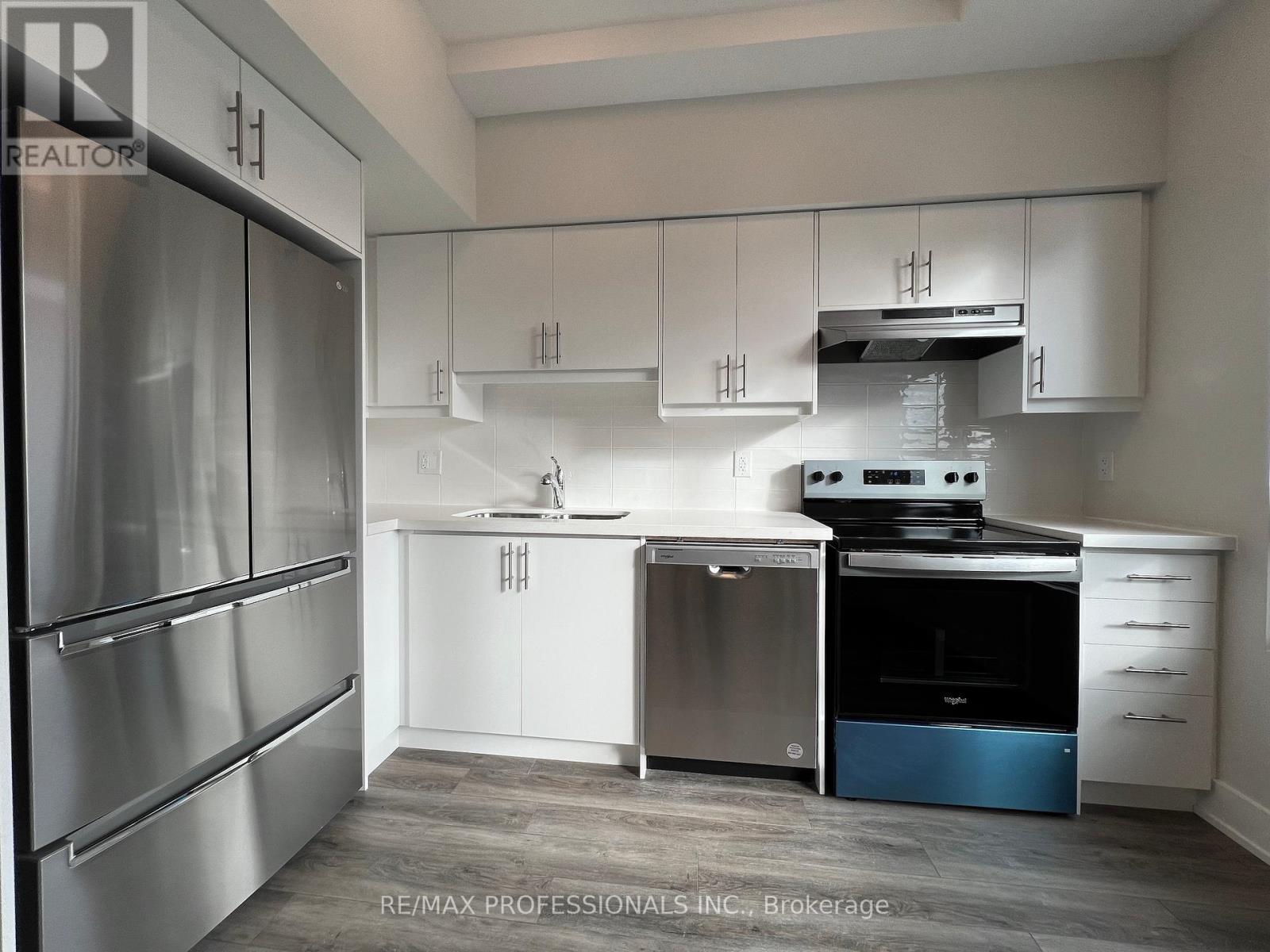 120 - 62 Dixfield Drive, Toronto (Eringate-Centennial-West Deane), Ontario  M9C 3W1 - Photo 10 - W12122422