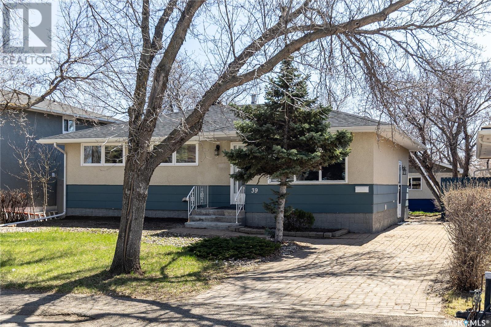 Property at 39 FUHRMANN CRESCENT image 2