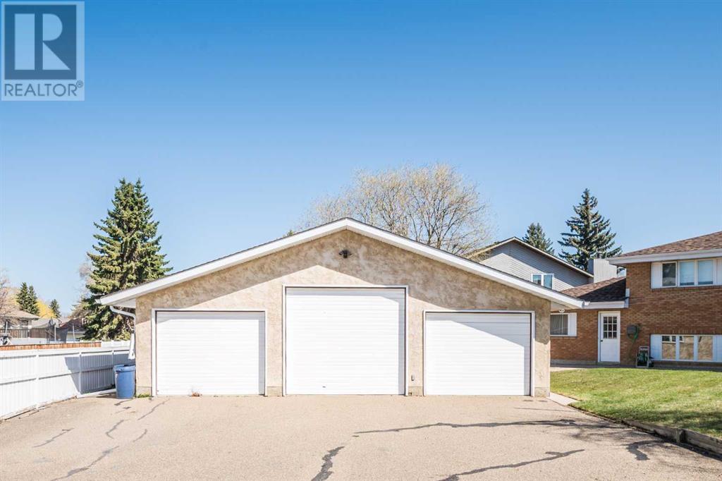 24 Muldrew Crescent, Red Deer, Alberta  T4R 1R4 - Photo 4 - A2204029