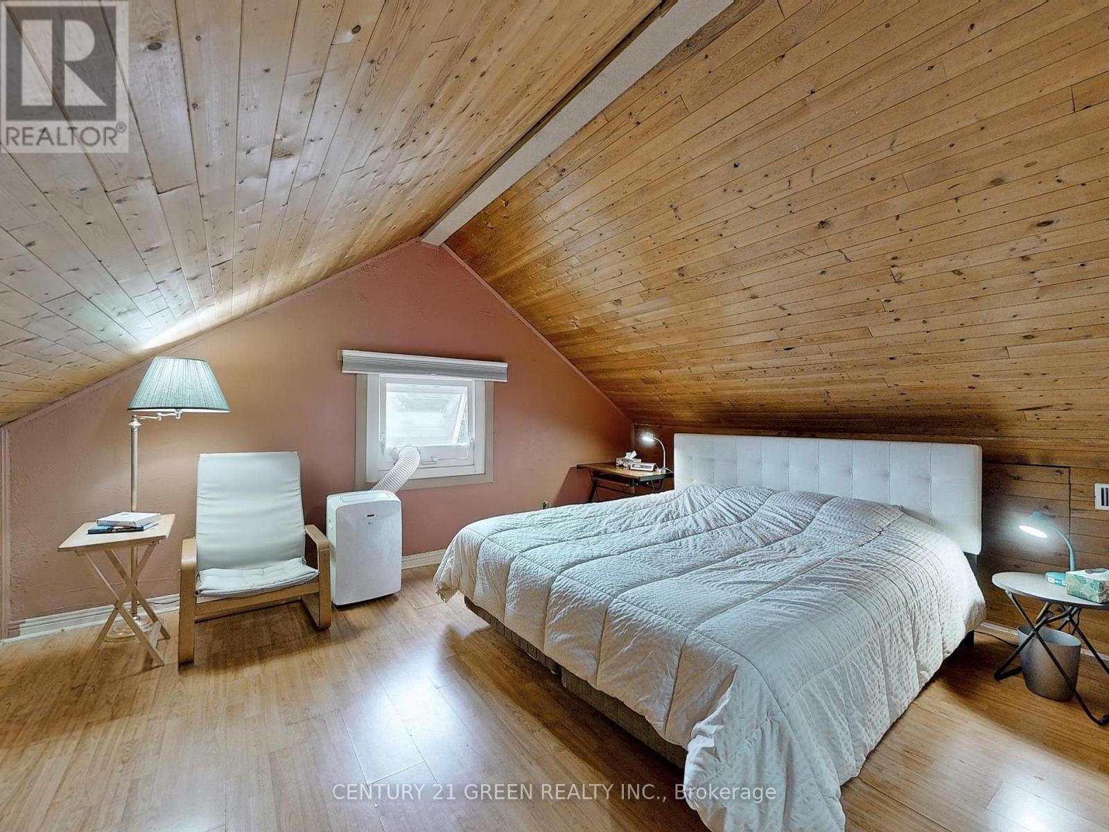 521 Carlton Street, St. Catharines, Ontario  L2M 4X6 - Photo 32 - X12122407