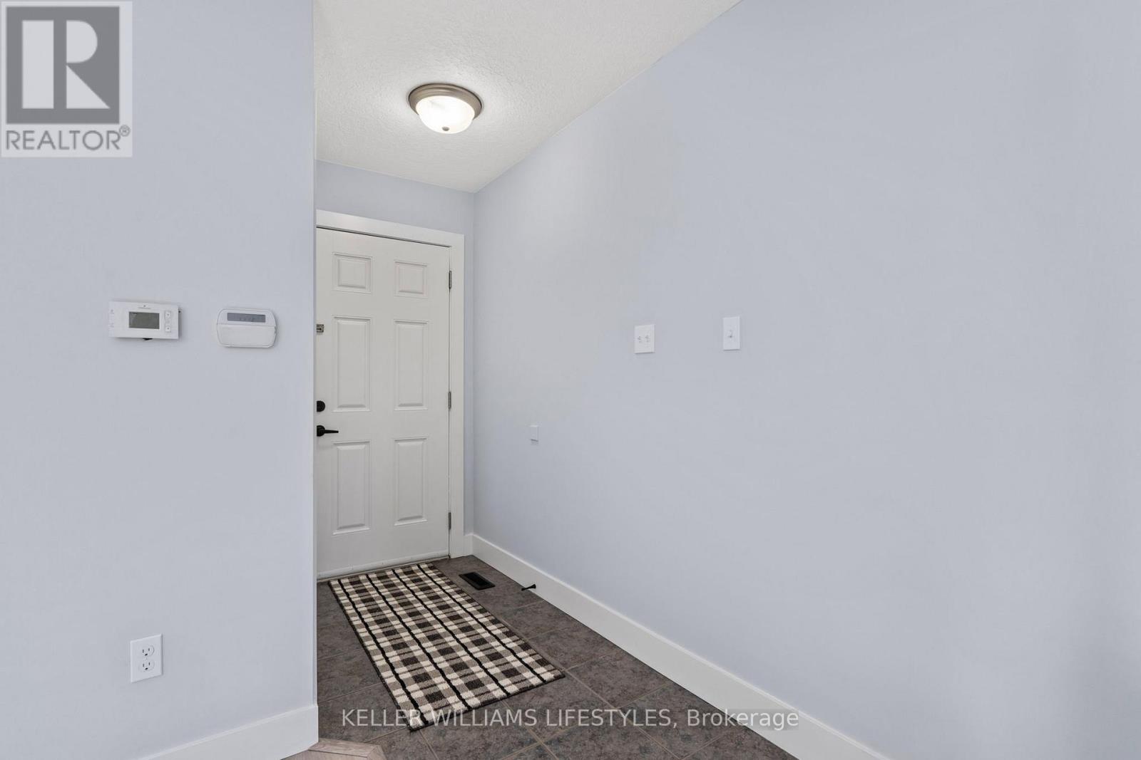 Photo 3 of 40 for 114 Bonaventure Drive