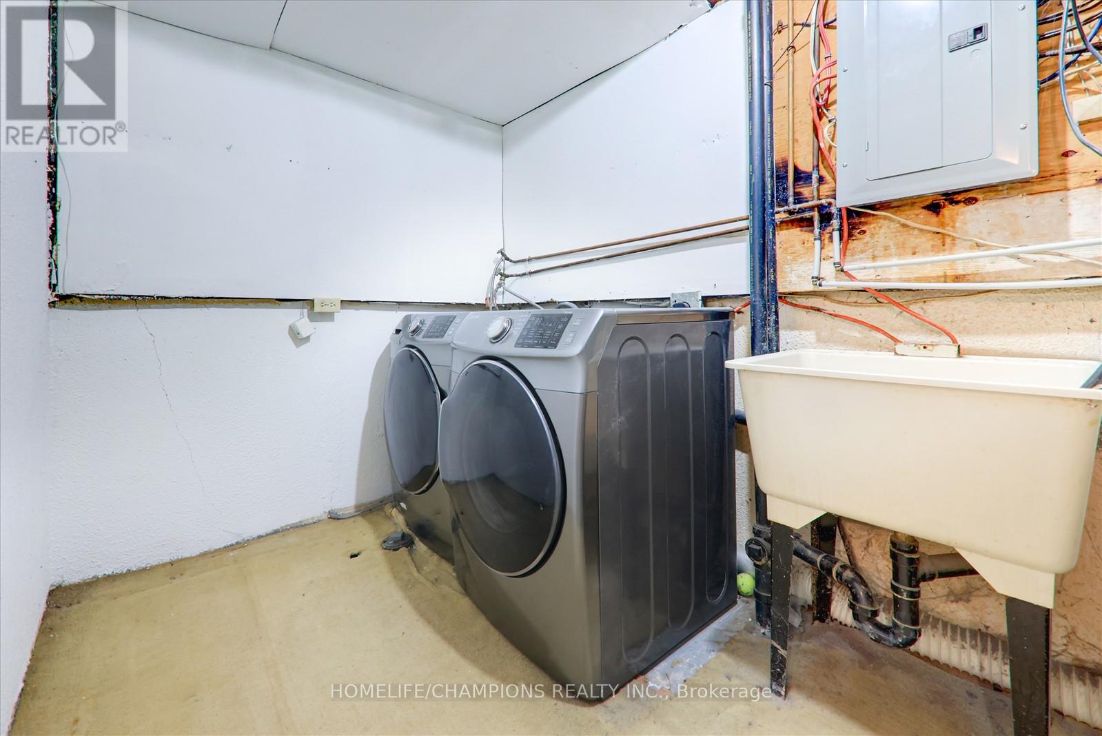 4 Croxley Green Drive, Markham, Ontario  L3R 3T6 - Photo 36 - N12122441