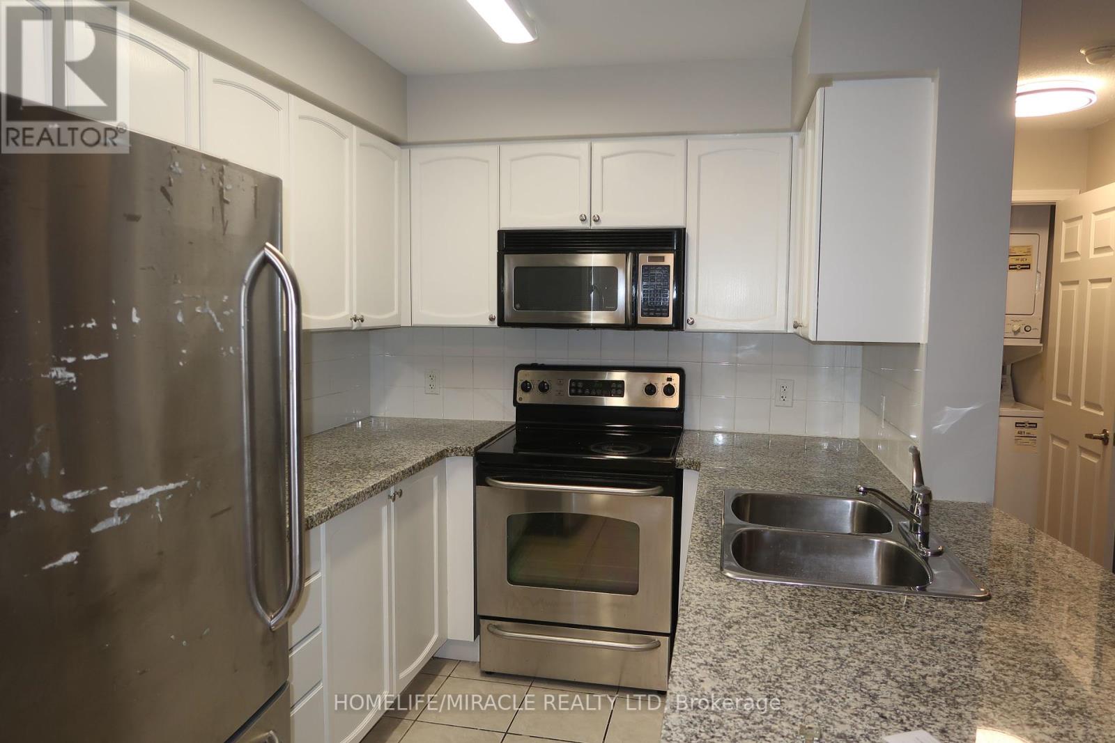 1801 - 4889 Kimbermount Avenue, Mississauga, Ontario  L5M 7R9 - Photo 1 - W12122445