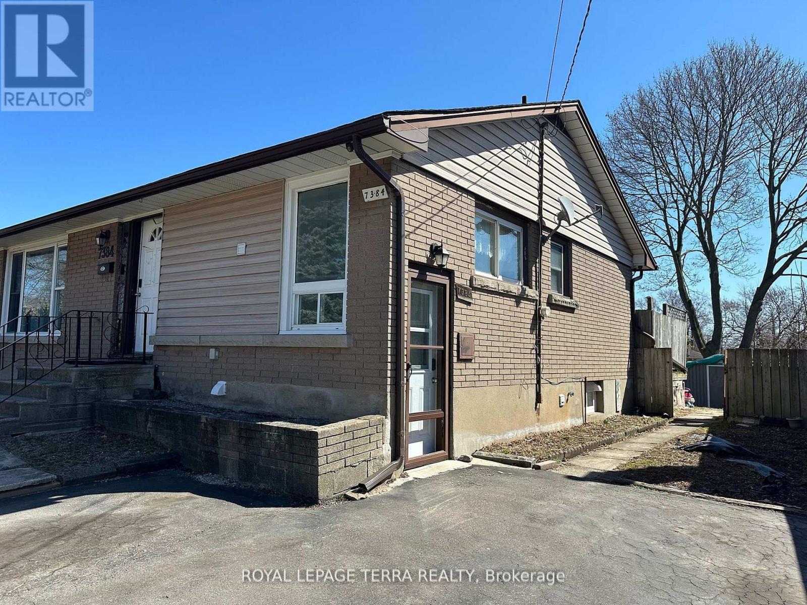 7384 Heximer Avenue, Niagara Falls, Ontario  L2G 4T4 - Photo 2 - X12122436