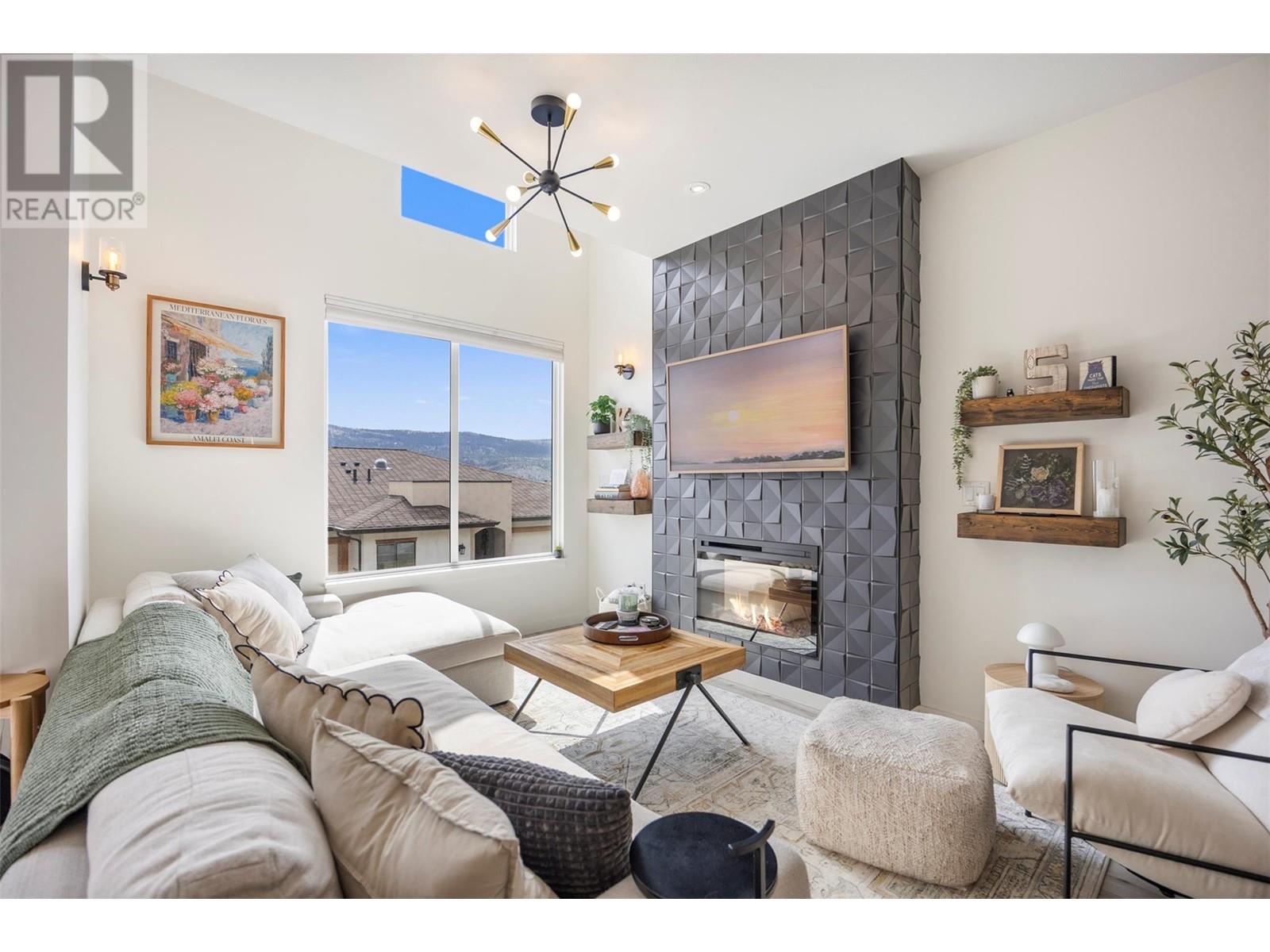 Property at 216 BELMONTE Street image 3