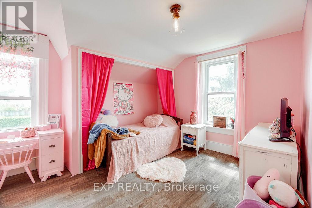 140 William Street, North Middlesex, Ontario  N0M 2A0 - Photo 12 - X12122453