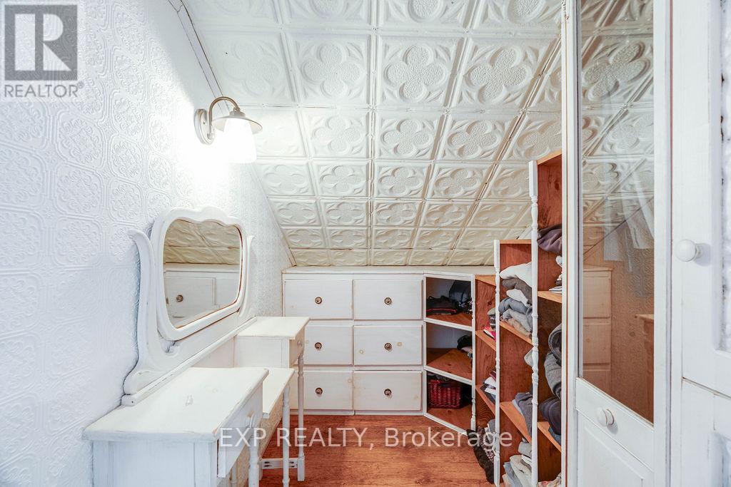 140 William Street, North Middlesex, Ontario  N0M 2A0 - Photo 15 - X12122453