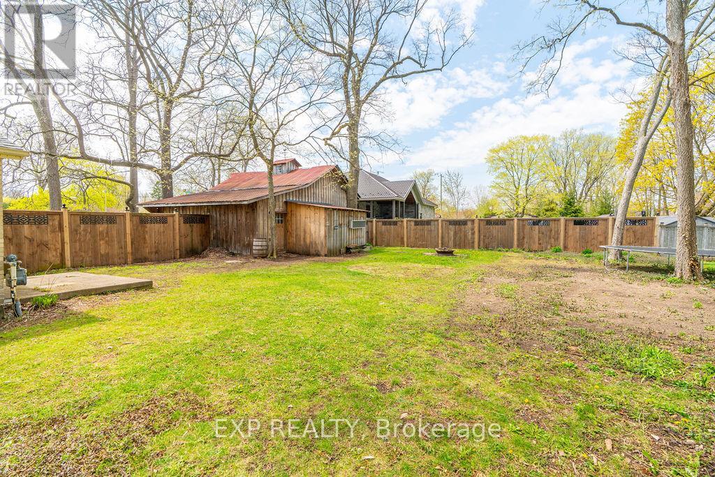 140 William Street, North Middlesex, Ontario  N0M 2A0 - Photo 24 - X12122453