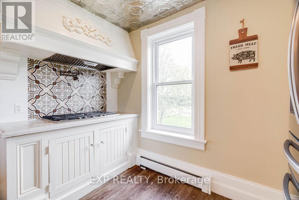 140 William Street, North Middlesex, Ontario  N0M 2A0 - Photo 5 - X12122453