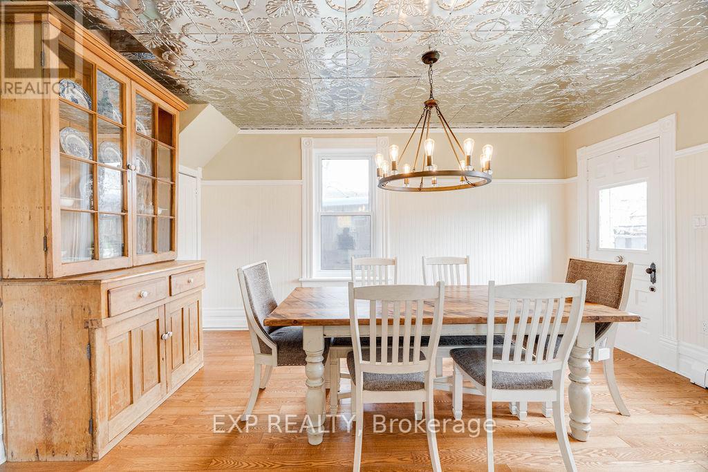 140 William Street, North Middlesex, Ontario  N0M 2A0 - Photo 8 - X12122453