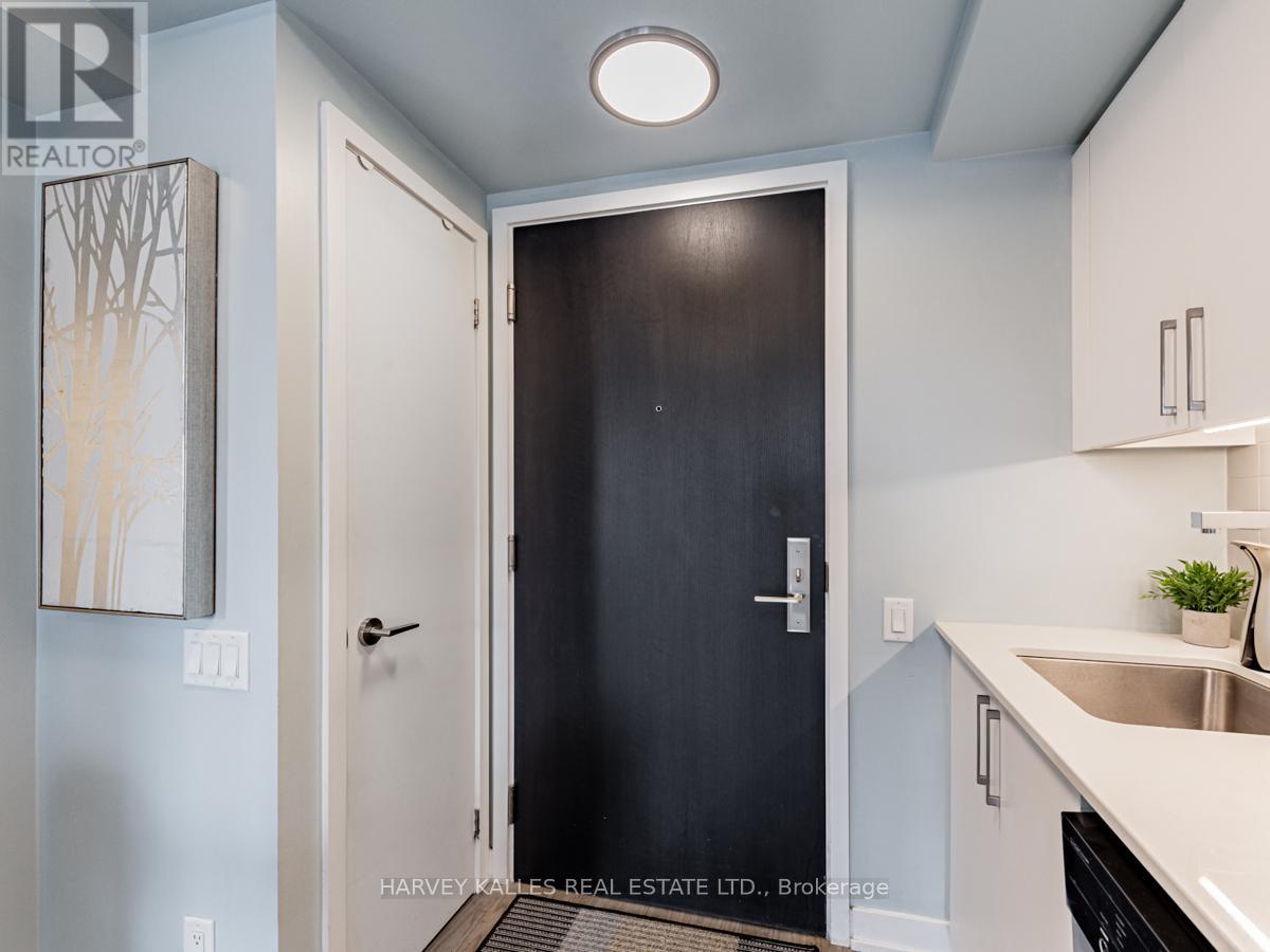 902 - 38 Monte Kwinter Court, Toronto, Ontario  M3H 0E2 - Photo 4 - C12122491