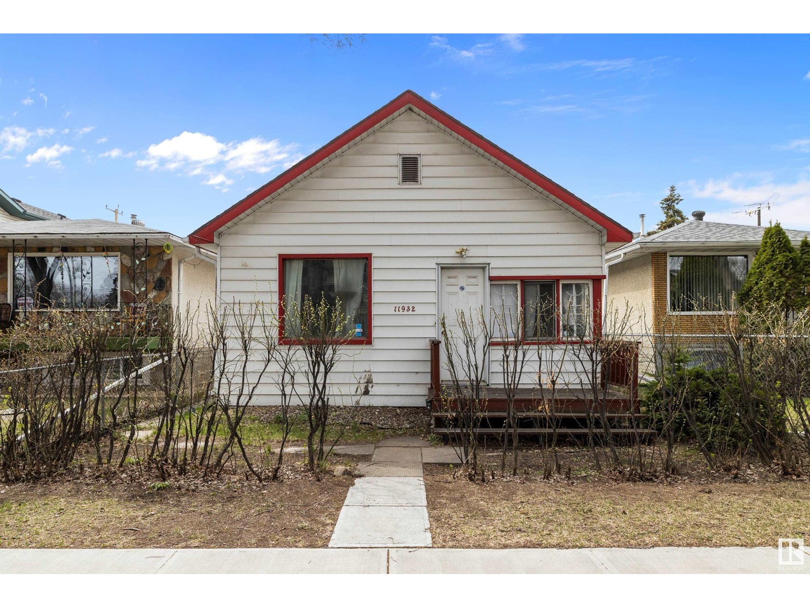 Property at 11932 91 ST NW image 1