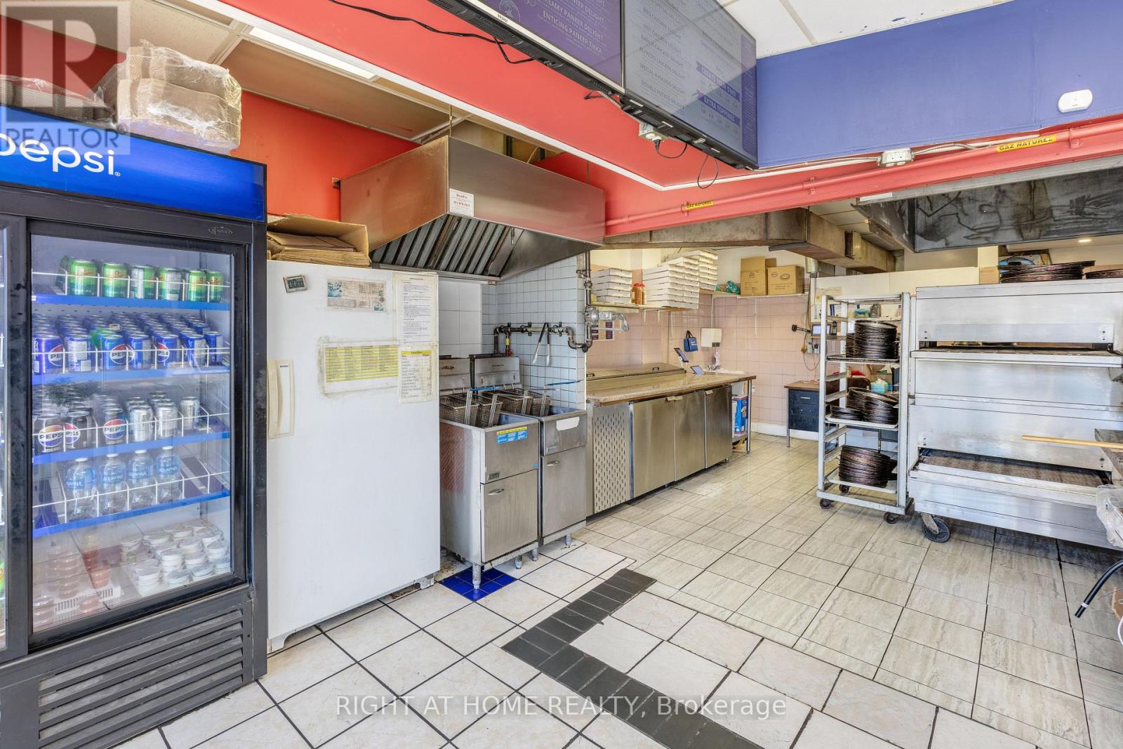 1010 - 1012 Merivale Road, Ottawa, Ontario  K1Z 6A5 - Photo 7 - X12122450