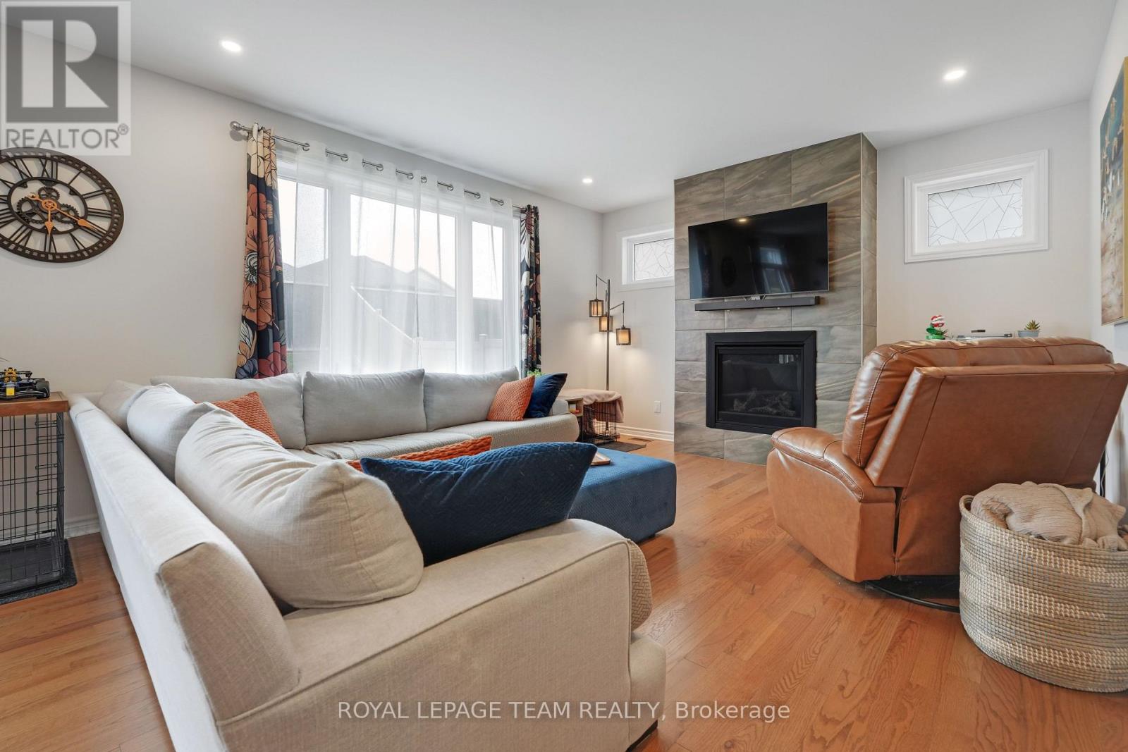 608 Enclave Lane, Clarence-Rockland, Ontario  K4K 0M8 - Photo 17 - X12122465