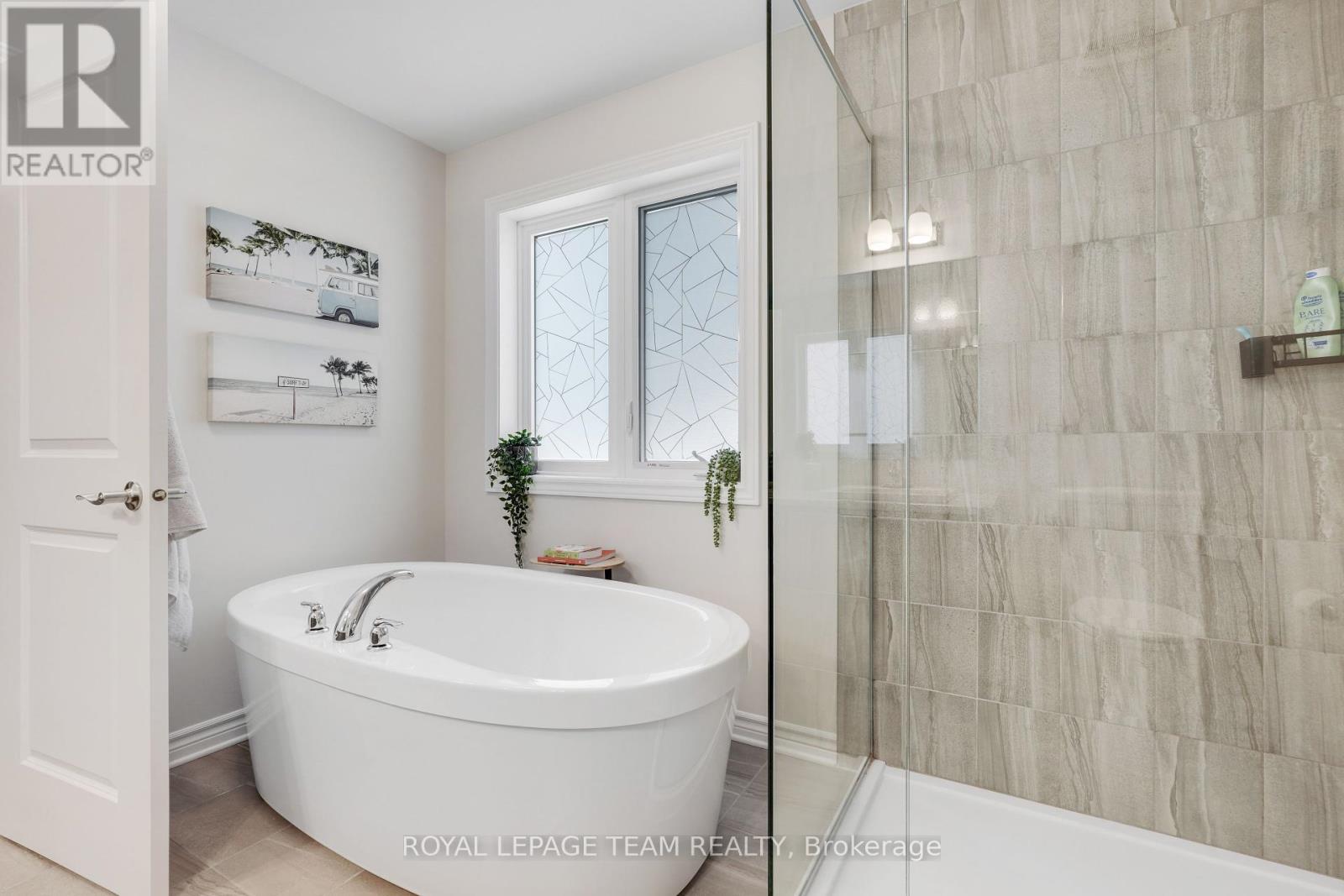 608 Enclave Lane, Clarence-Rockland, Ontario  K4K 0M8 - Photo 23 - X12122465