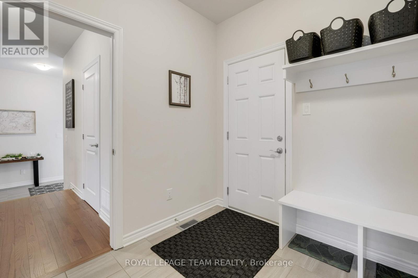 608 Enclave Lane, Clarence-Rockland, Ontario  K4K 0M8 - Photo 9 - X12122465