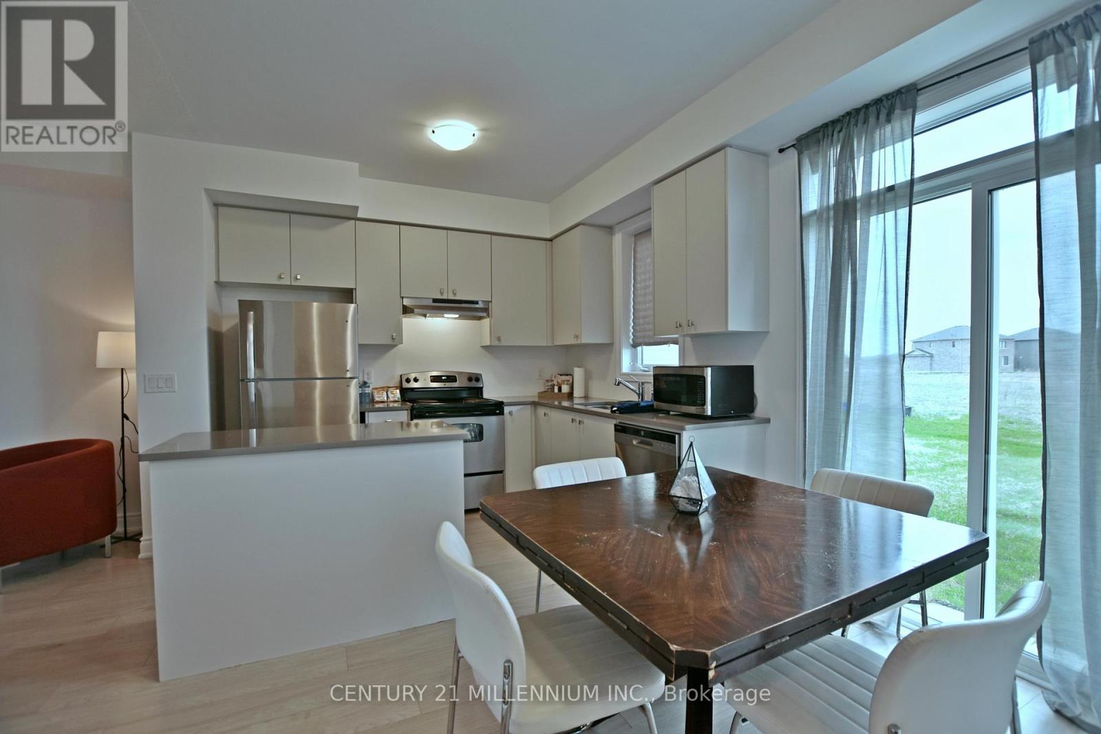 29 Stately Drive, Wasaga Beach, Ontario  L0M 1S0 - Photo 23 - S12122480