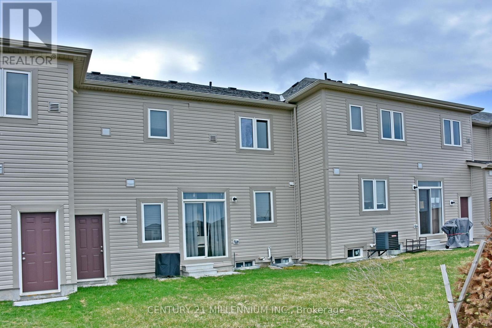 29 Stately Drive, Wasaga Beach, Ontario  L0M 1S0 - Photo 48 - S12122480